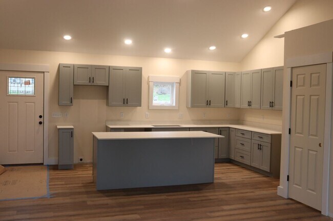 Photo - 1785 Kellogg Rd