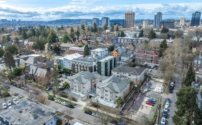 Photo - Husky Court Apartments