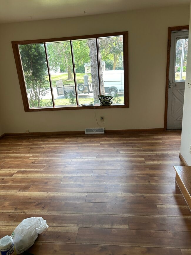 Photo - 5859 N 117th St