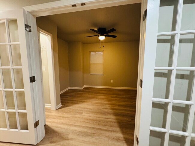 Photo - 2447 McAlpine Terrace