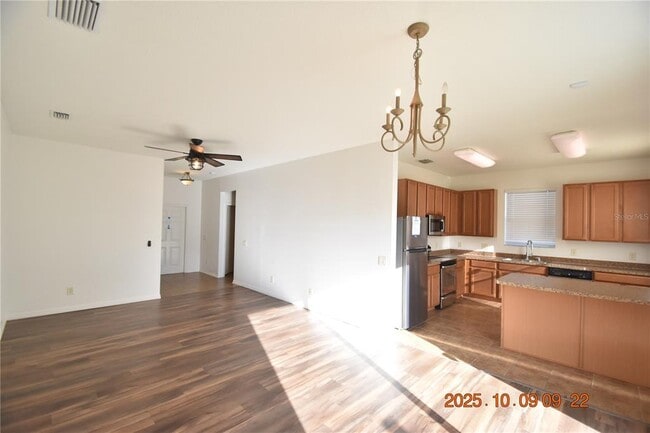 Photo - 1412 Main St