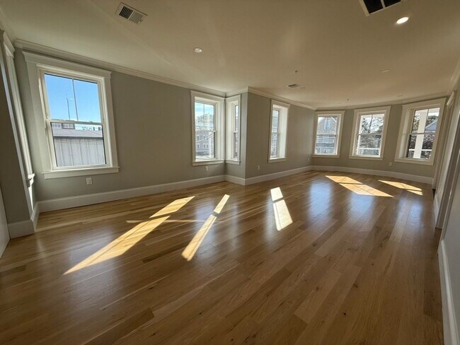 Photo - 95 Grant St Unit 3&4