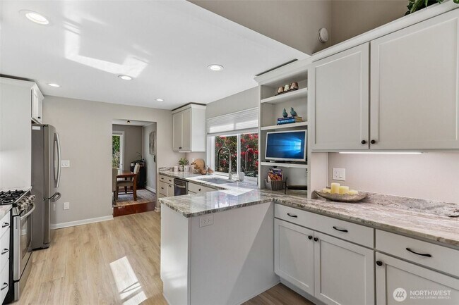 Photo - 18906 SE 44th Pl