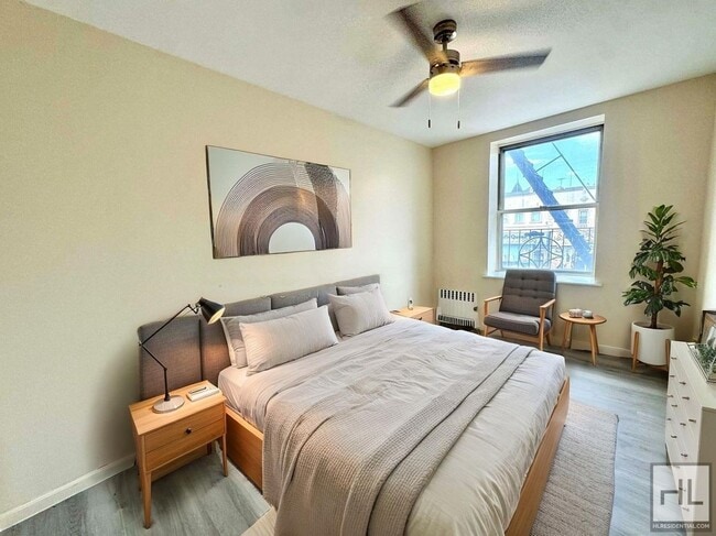 Photo - 86 STREET Unidad 2F