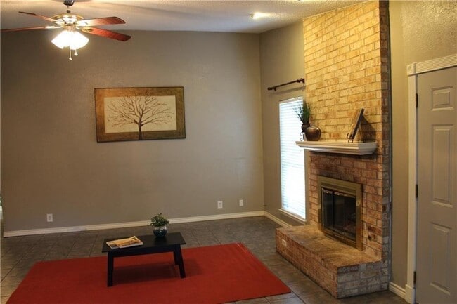 Photo - 1702 Goodson Ln