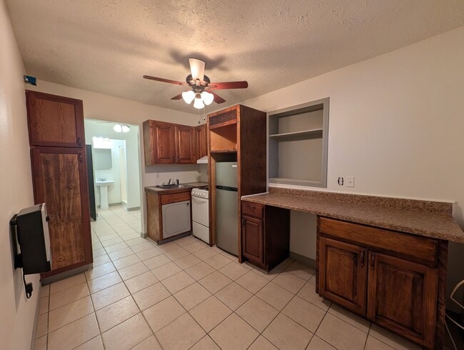 Building Photo - ALL BILLS PAID Studio outside of Searcy Unit A1