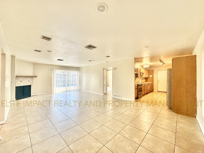 Photo - 8338 E Julia St