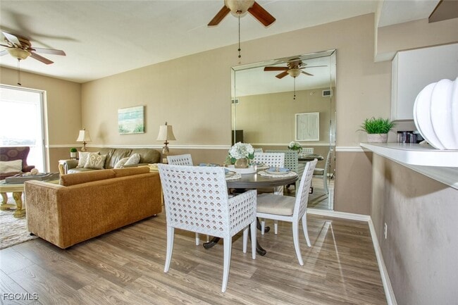 Photo - 8056 Queen Palm Ln Unidad 635