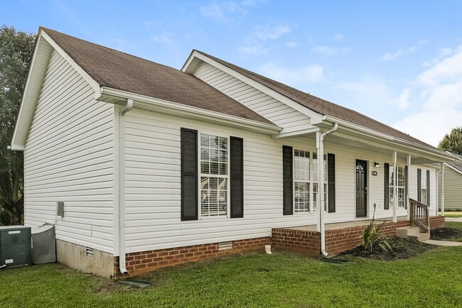 Photo - 1990 Bolden Dr