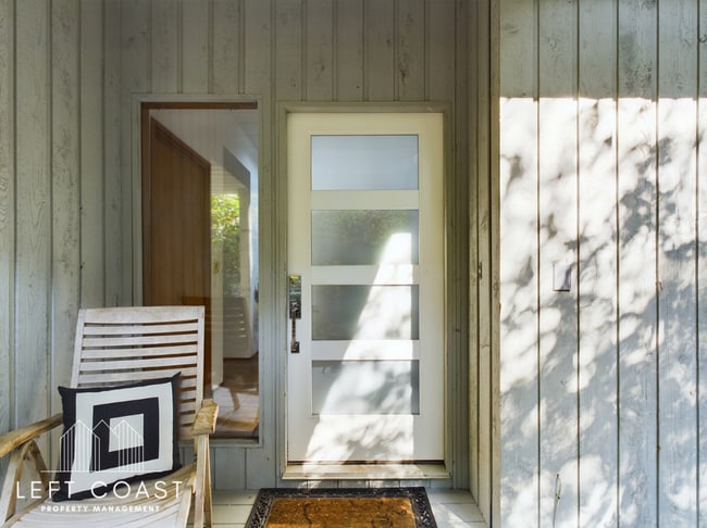 Photo - 132 Salishan Dr