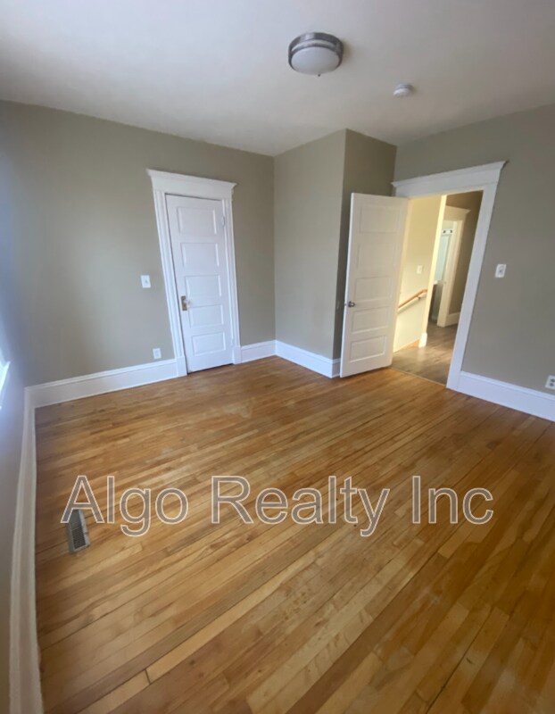 Photo - 1422 N Girard Ave
