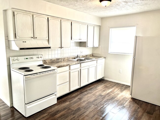 Photo - 5617 19th St W Unit B
