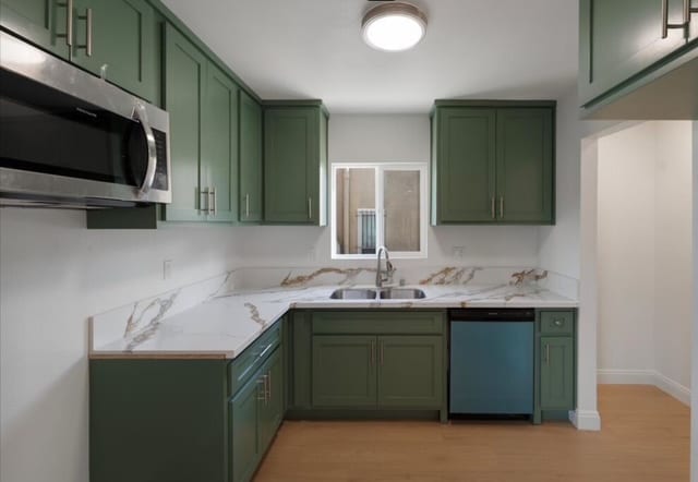 Photo - 552 W 99th St