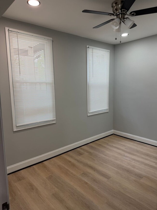 Photo - 3106 Sequoia Ave Unit 1B AVAILABLE $600 1B