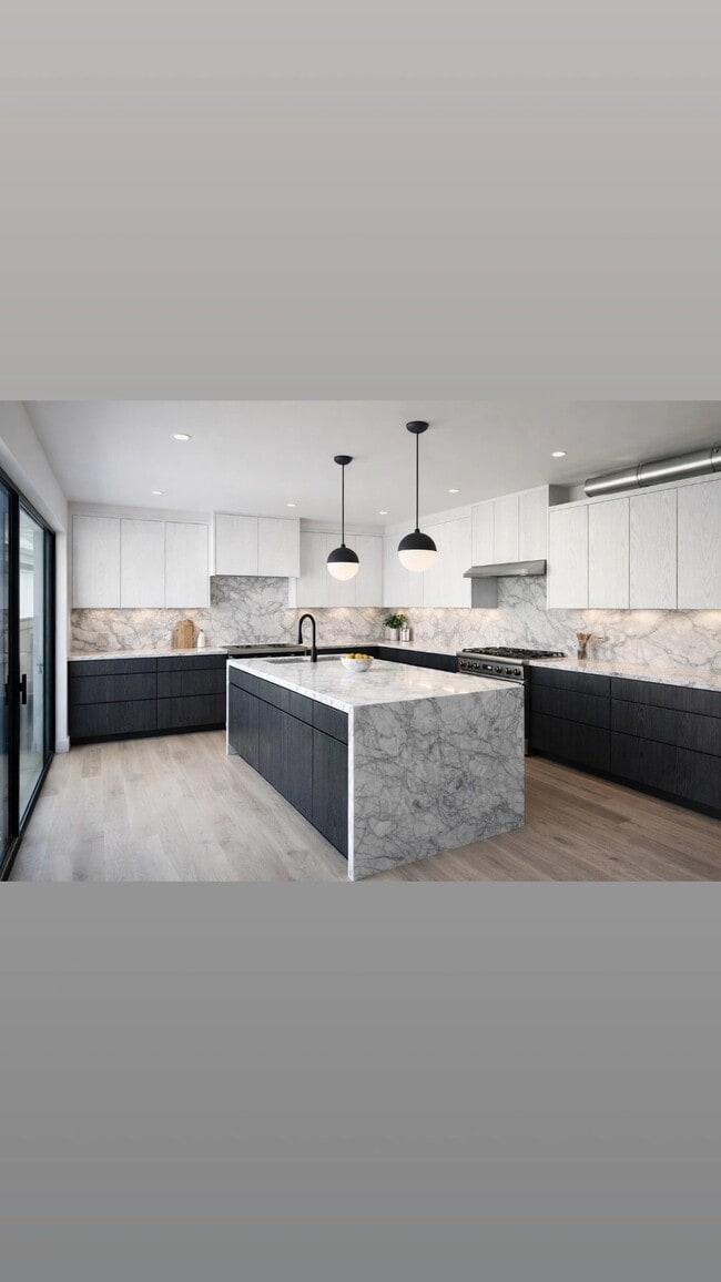 Building Photo - 690 12200 S