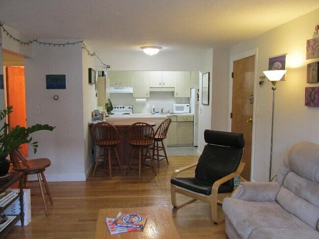 Photo - 11 Commonwealth Ct Unit 05