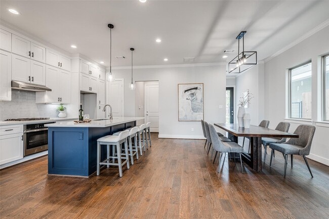 Photo - 4708 Merwin St