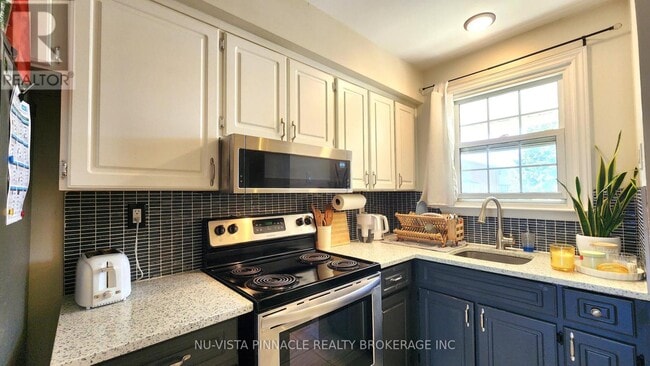 Photo - 143 Wellesley Crescent