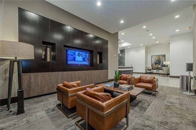 Photo - 855 Peachtree St NE