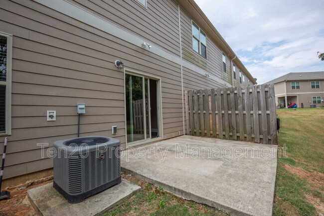 Photo - 6061 Townes Way