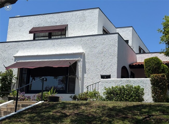 Photo - 405 W Brookdale Pl Casa