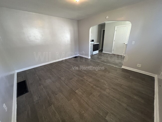 Photo - 320 N Sherman Dr