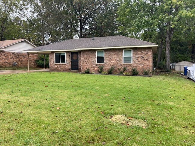 Renovated 3 Bedroom 2 Bath Home for Rent! - Renovated 3 Bedroom 2 Bath Home for Rent!