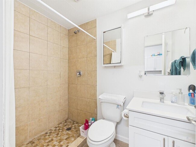 Photo - 911 W 22nd St Unidad 304