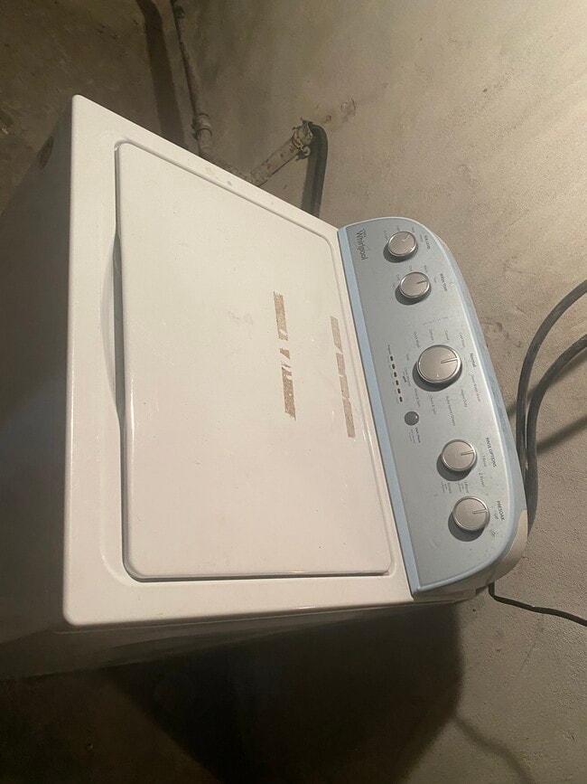 Photo - 715 State St