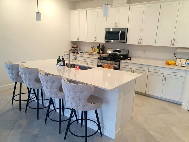 Photo - Serene Shores Loop, Lorraine Lakes