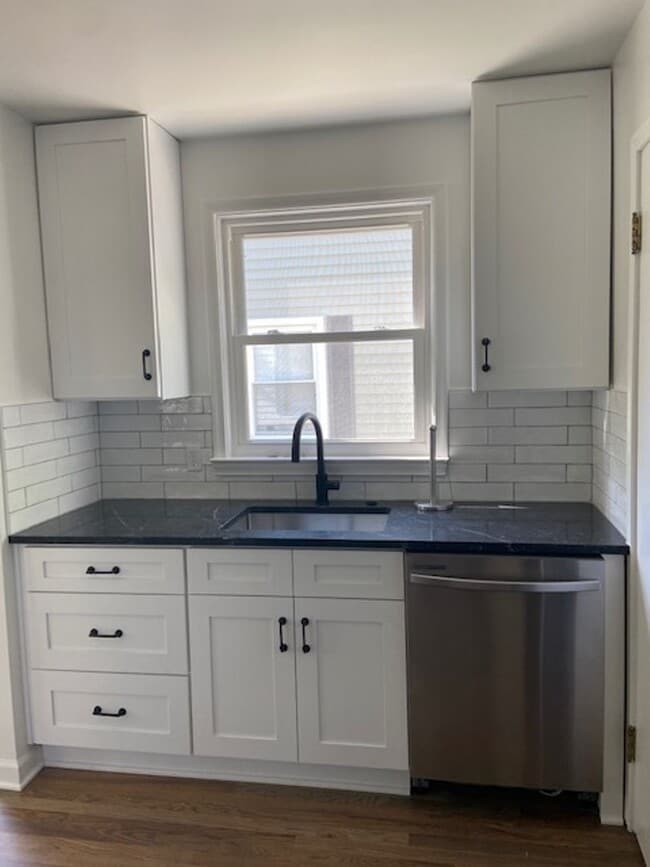 Photo - GORGEOUS 3 BED 2 BATH BUNGALOW IN ROYAL OA...