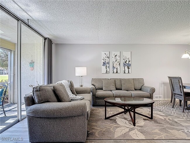 Building Photo - 200 Turtle Lake Ct Unit 109