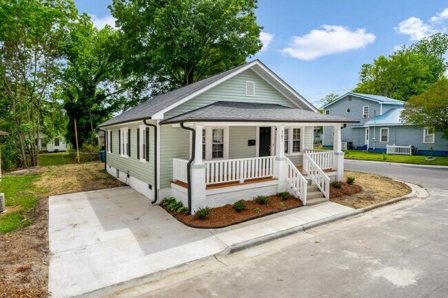 Photo - 707 Douglas Ave