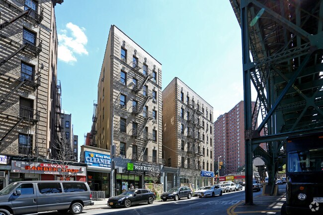 Photo - 3200 Broadway Apartments
