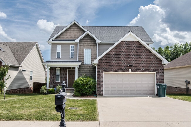 Building Photo - Two Story in Rossview!