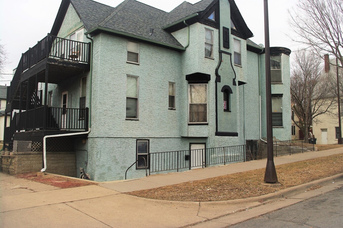283-289 Bates Avenue - 283-289 Bates Avenue