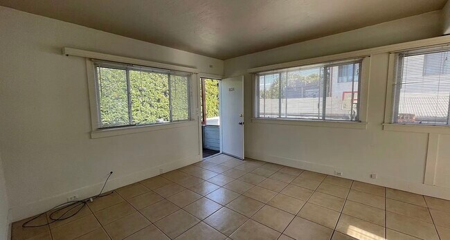 Photo - 1624 MacArthur Blvd Unit MacArthur Duplex
