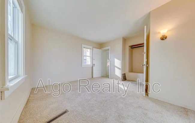 Photo - 838 41st Ave NE