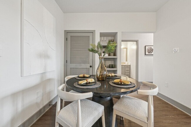 Photo - Inkwell on Grandview