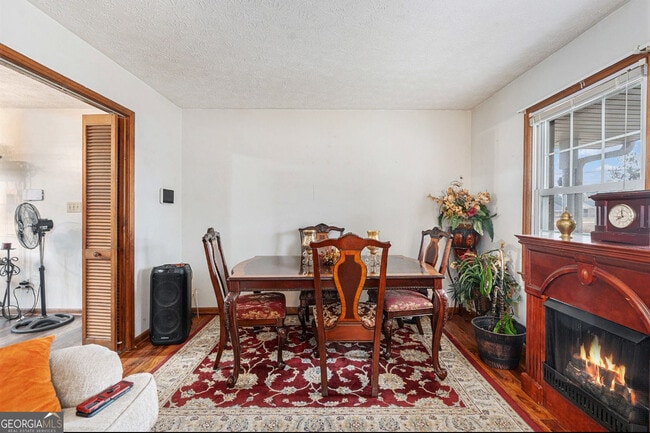 Photo - 1913 Amberwood Ct