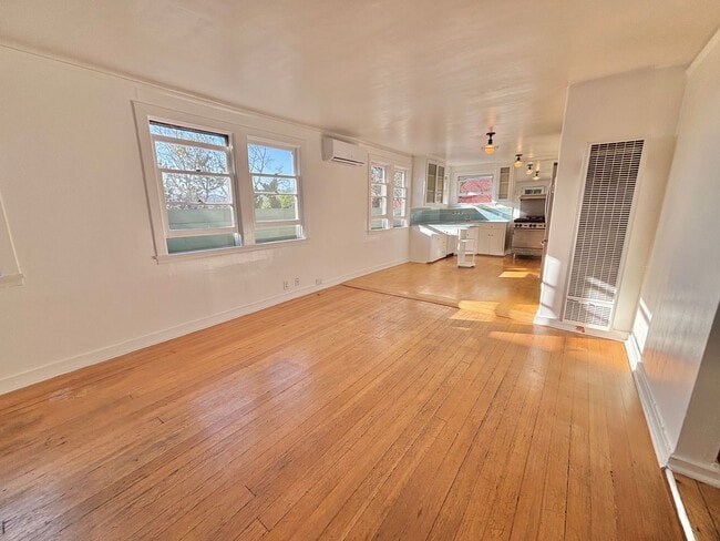 Photo - Hillside Los Feliz Cottage w/ Yard, Parking *ALL UTILITIES INCLUDED*