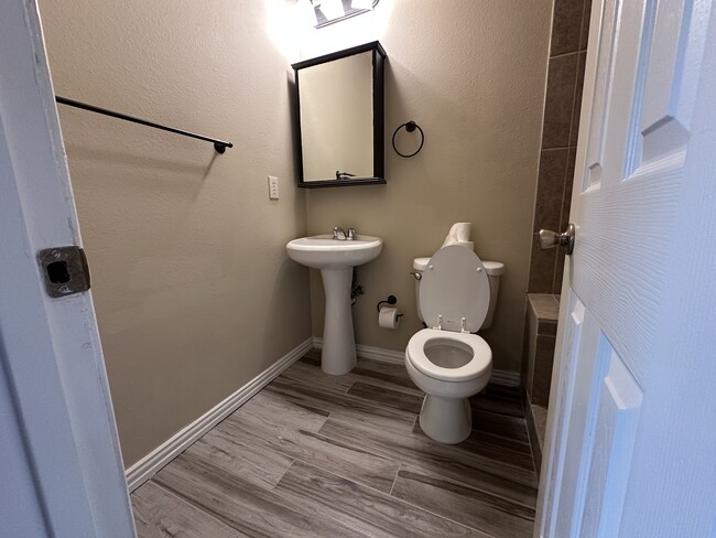 Photo - 3011 Lockmoor Ln