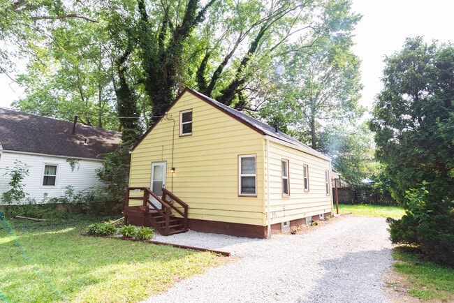 Building Photo - 1047 Yukon Ave