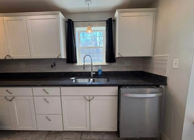 Photo - 122 Linden St