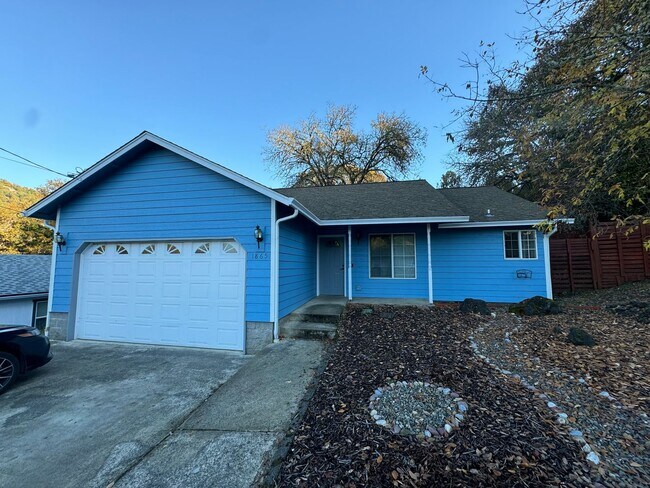 Building Photo - Cozy 3 bedroom home