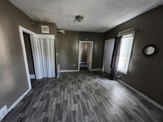 Photo - 2033 W 98th St