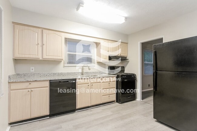 Photo - 4741 N Longworth Ave