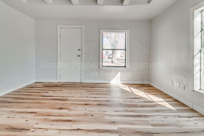 Photo - 620 W Acres St