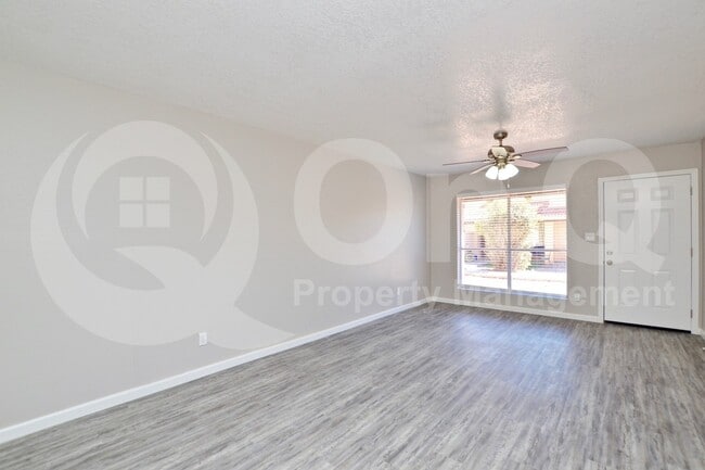 Photo - 645 N Arrowhead Dr