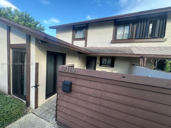 Photo - 7119 SW 105th Ct